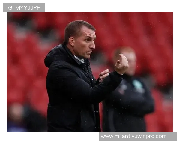 罗杰斯质疑VAR决策为何不让主裁判亲自查看误判情况