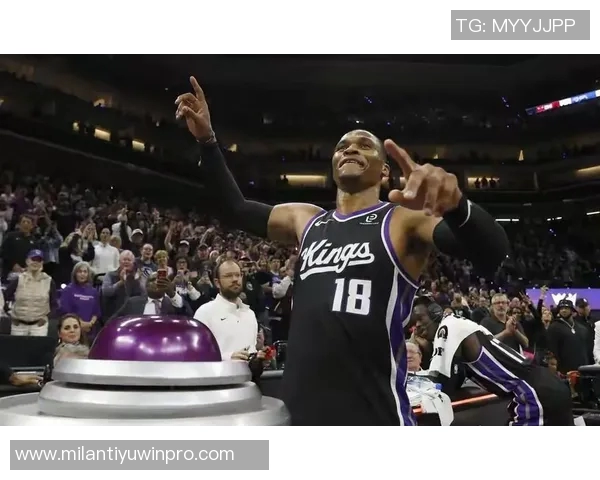 夸梅:单凭数据评判詹姆斯历史地位威少是否应被视为第一控卫 夸梅:单凭数据评判詹姆斯历史地位威少是否应被视为第一控卫