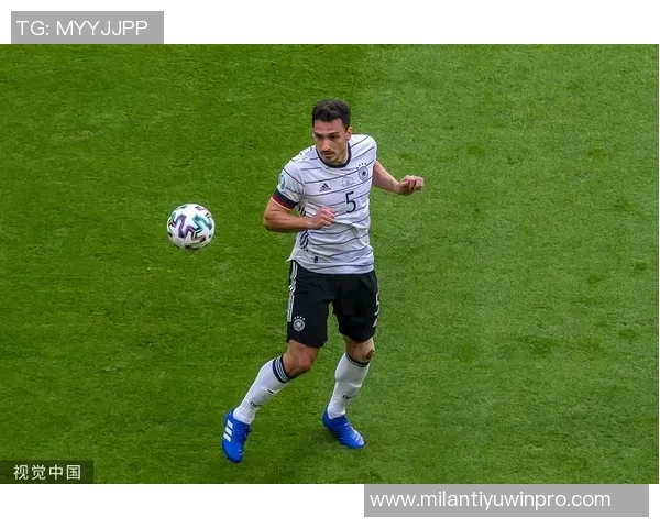 胡梅尔斯与穆勒重聚羊头牌锦标赛合影引发球迷热议