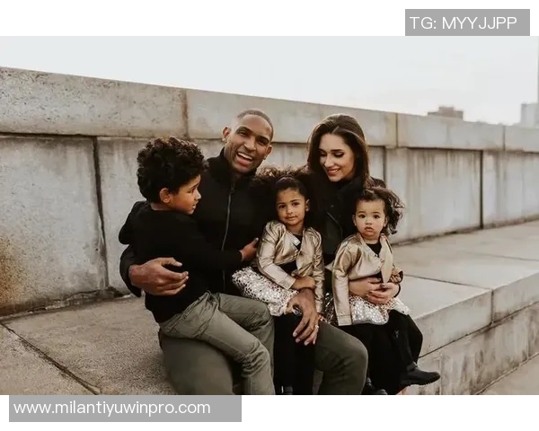 霍福德的妻子：多米尼加首位环球小姐身高188才貌双全令人艳羡